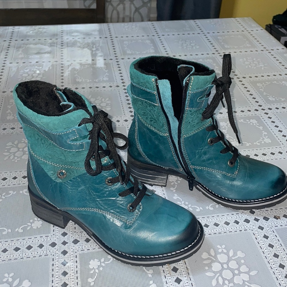 Dromedaris Kara Boot Teal Leather (Womens)